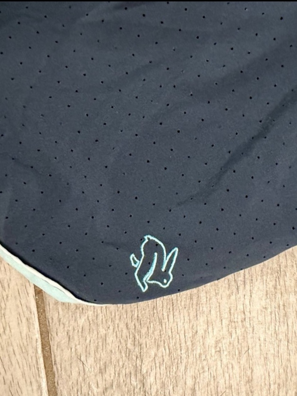 Men's Navy Athletic Shorts Rabbit size medium - Picture 3 of 4